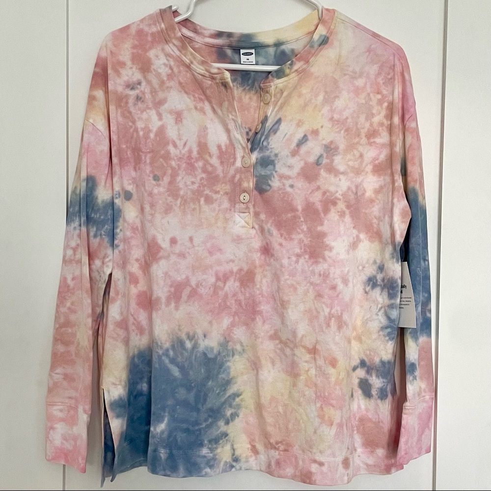 NWT Old Navy Tie-dye Long-sleeve Henley size XS